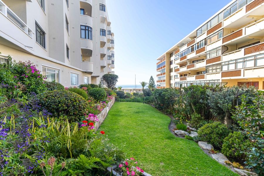 1 Bedroom Property for Sale in Sea Point Western Cape